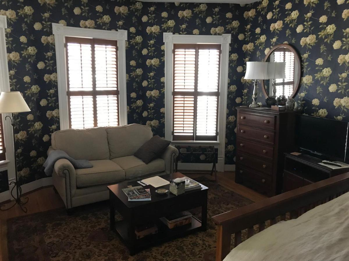 Charles Bass House Bed & Breakfast Саут-Бостон Екстер'єр фото