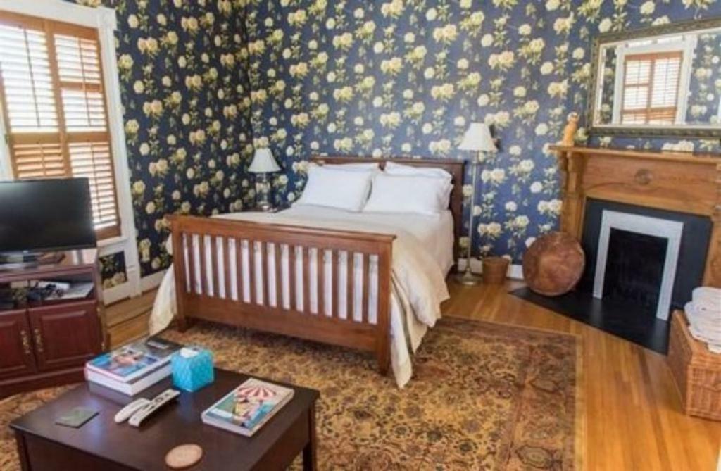 Charles Bass House Bed & Breakfast Саут-Бостон Екстер'єр фото